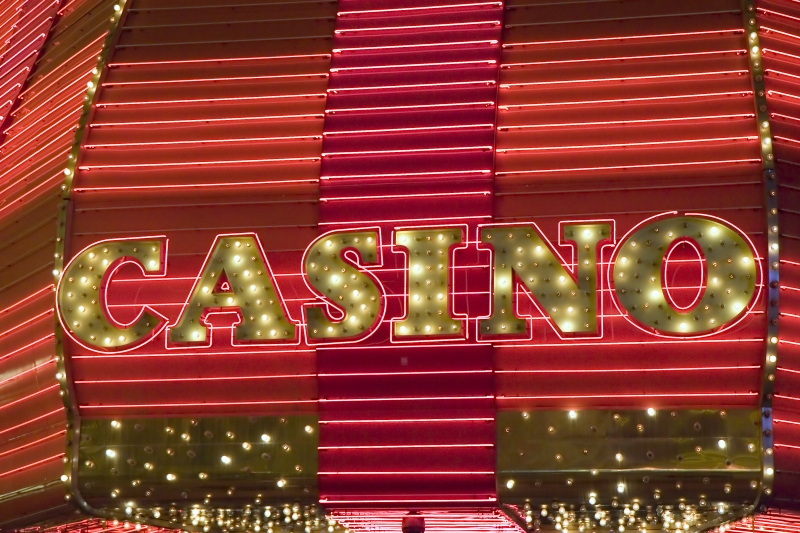 83395-casino-neon